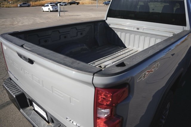 Used 2024 Chevrolet Silverado 2500 Custom w/ Custom Convenience Package image 9