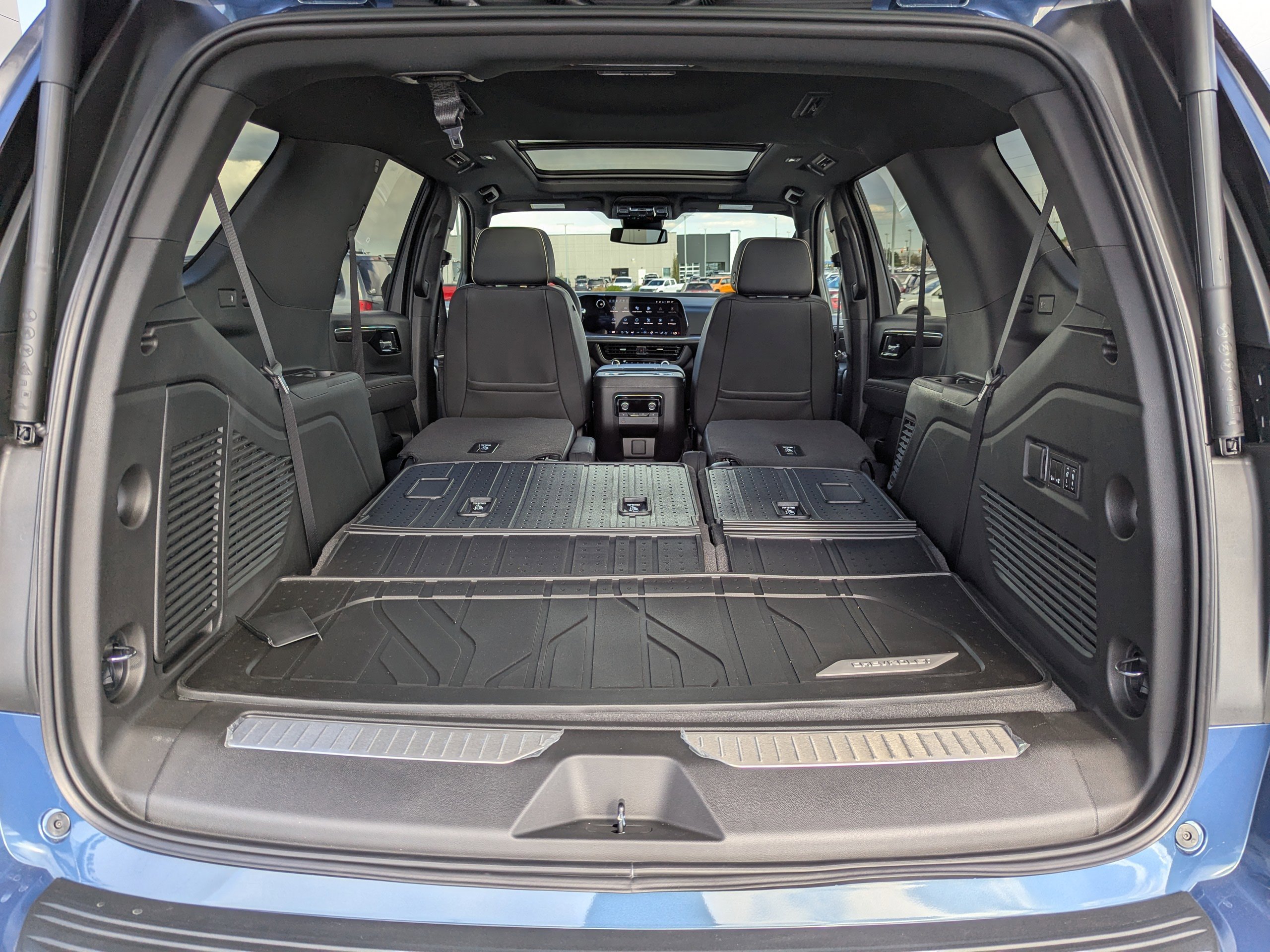 New 2026 Chevrolet Tahoe Premier w/ Sun And Tow Package AWD/4WD image 39