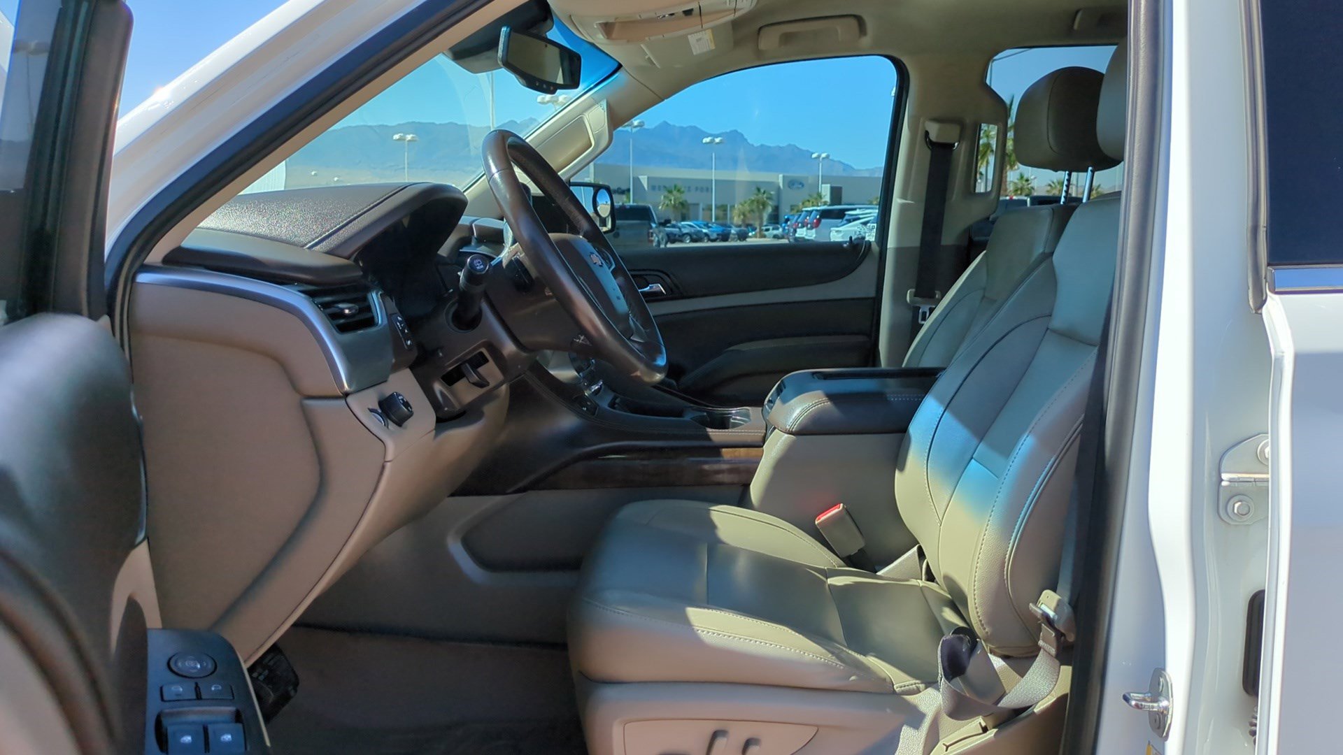 Used 2019 Chevrolet Suburban LT RWD image 14