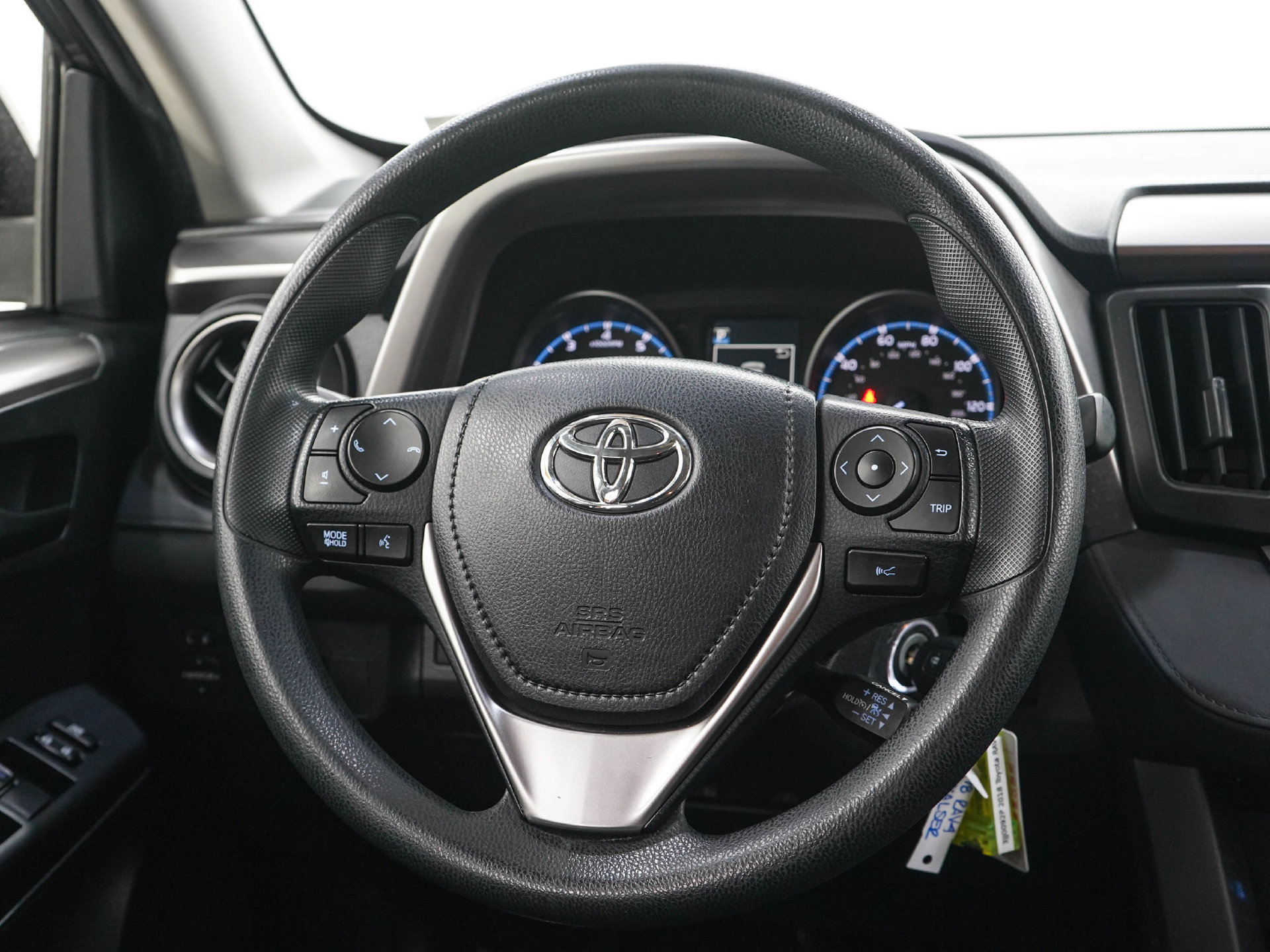 Used 2018 Toyota RAV4 LE w/ All Weather Liner Package AWD/4WD image 16