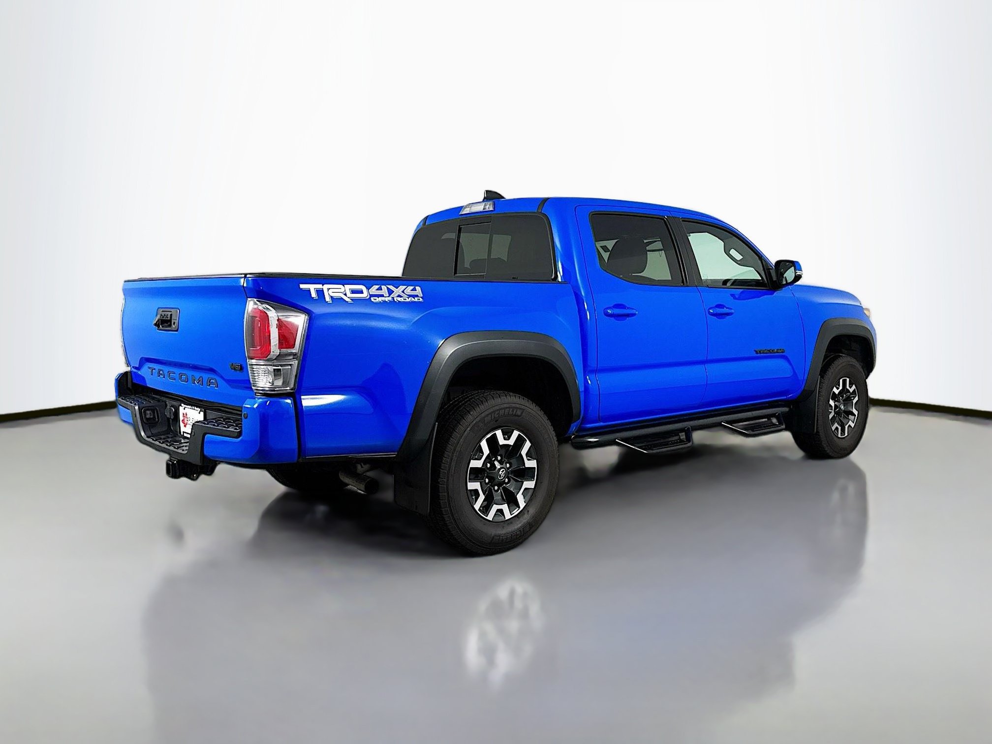 Certified 2021 Toyota Tacoma TRD Off-Road w/ TRD Premium Off Road Package AWD/4WD image 7