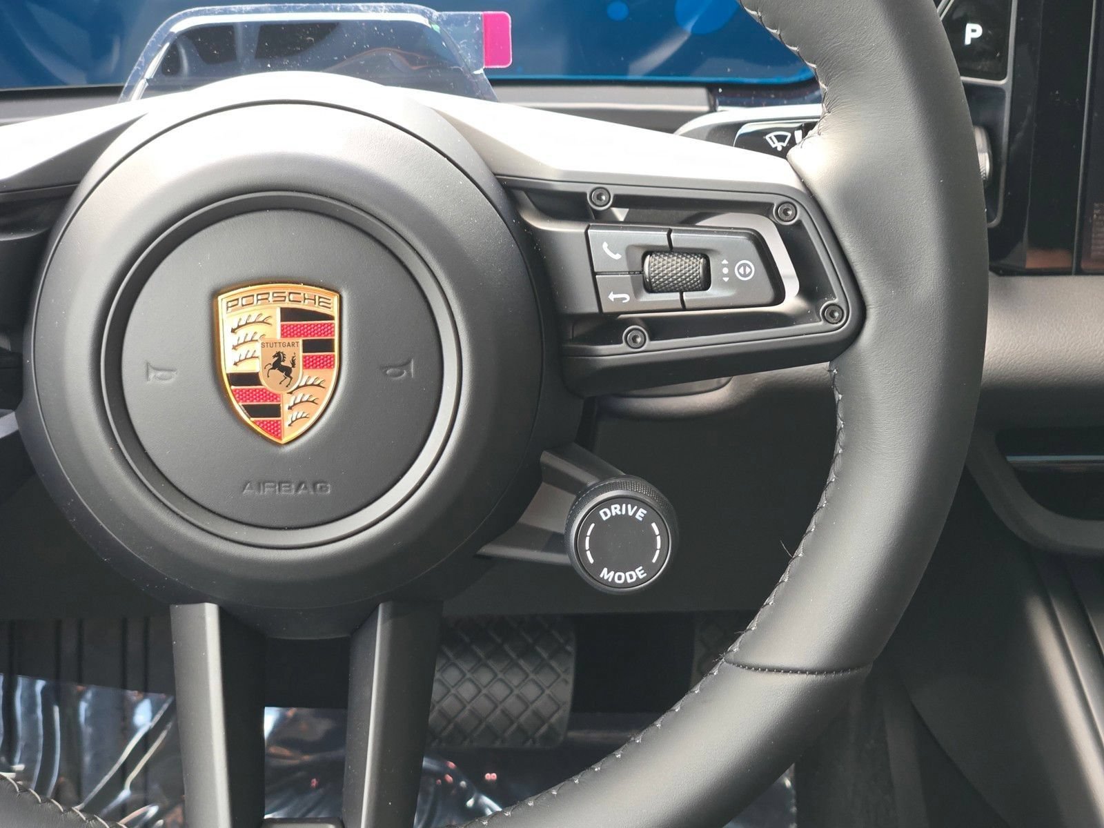 New 2026 Porsche Macan 4 Electric AWD/4WD image 18