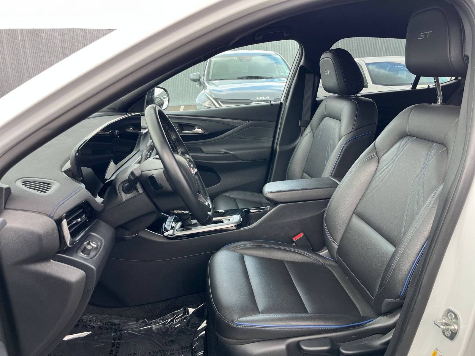 Used 2025 Buick Envista Sport Touring FWD image 35