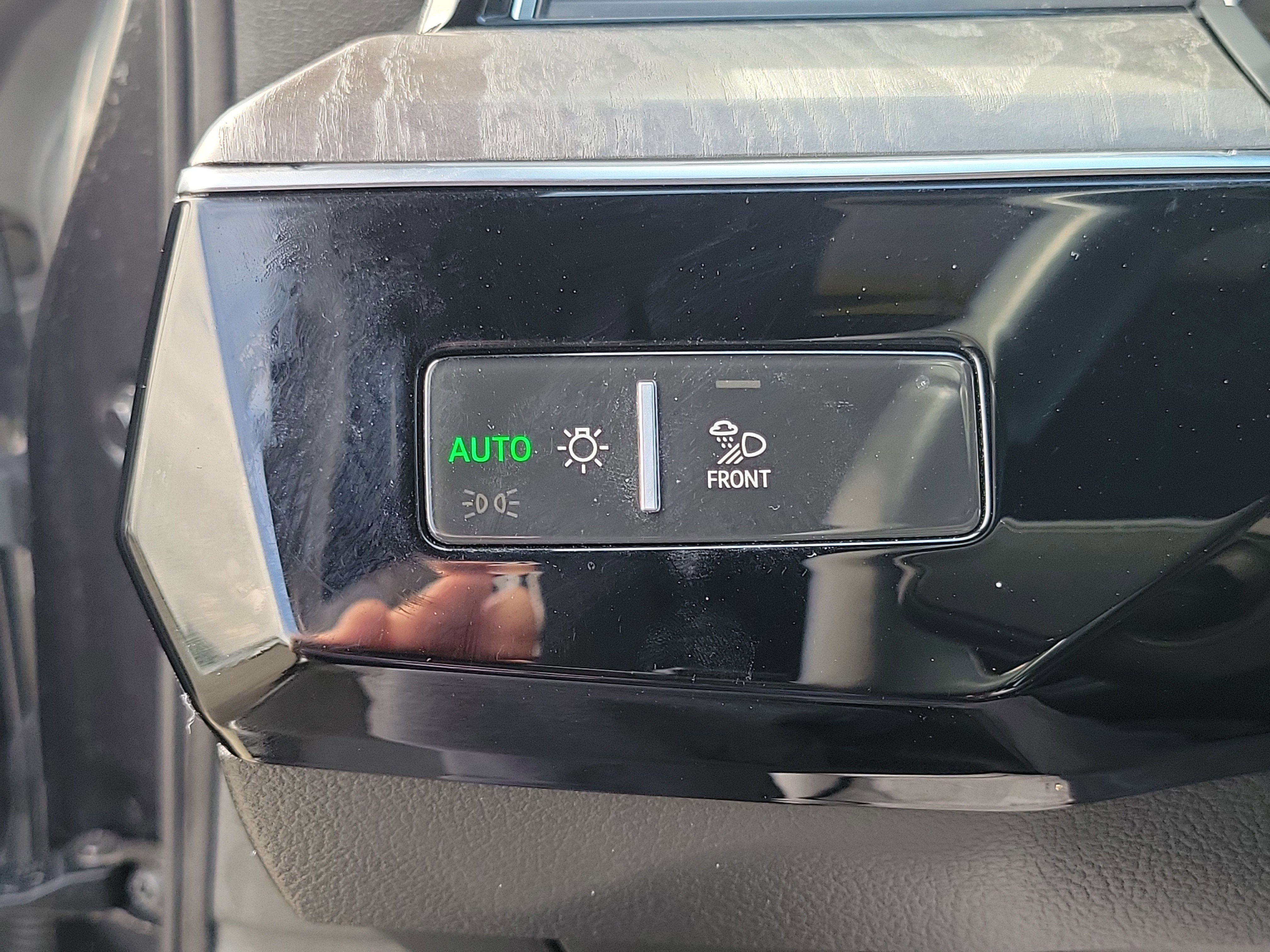 Used 2019 Audi e-tron Prestige w/ Prestige Package AWD/4WD image 12