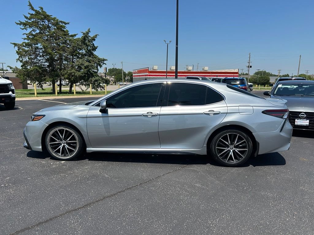 Used 2021 Toyota Camry XSE FWD image 6