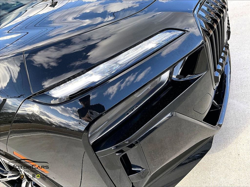 Used 2023 BMW 760i xDrive w/ Executive Package image 25