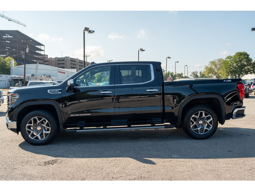 Used 2024 GMC Sierra 1500 SLT w/ SLT Premium Plus Package AWD/4WD image 5