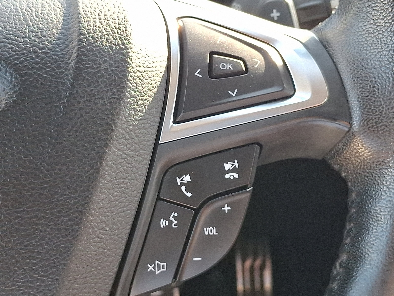Used 2018 Ford Fusion Titanium AWD/4WD image 23