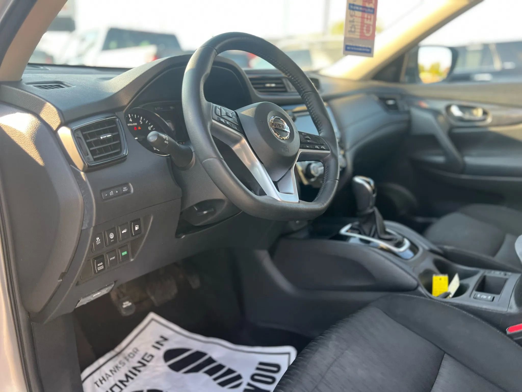 Used 2020 Nissan Rogue SV image 13
