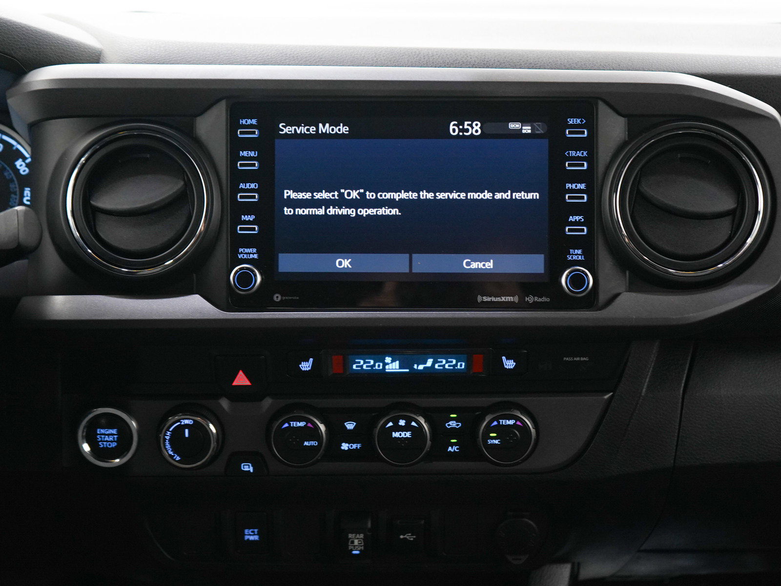 Used 2020 Toyota Tacoma TRD Sport AWD/4WD image 15