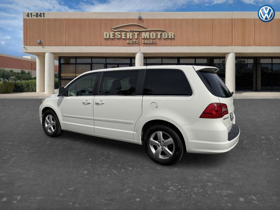 Used 2010 Volkswagen Routan SE FWD image 6