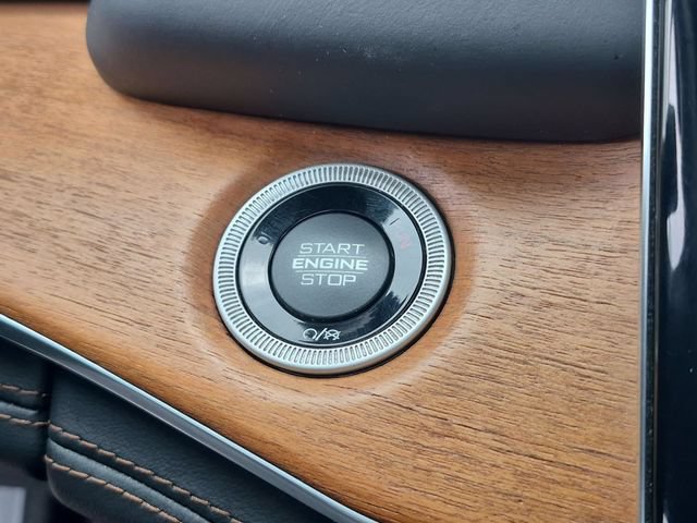 Used 2022 Jeep Grand Cherokee Summit AWD/4WD image 22