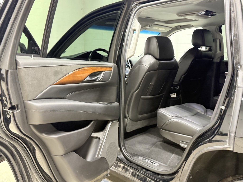 Used 2017 Cadillac Escalade Premium Luxury w/ LPO, Radiant Package image 17