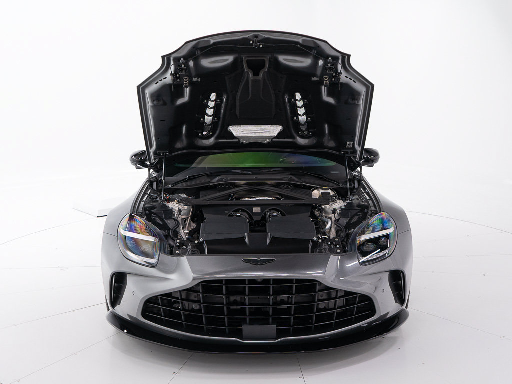Used 2026 Aston Martin V8 Vantage Coupe RWD image 37