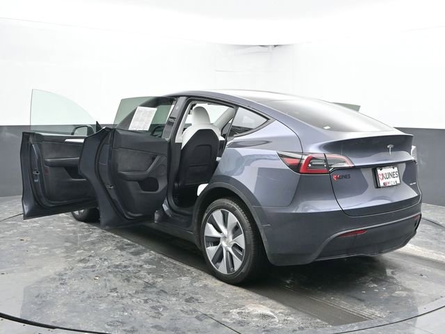 Used 2023 Tesla Model Y Long Range image 54
