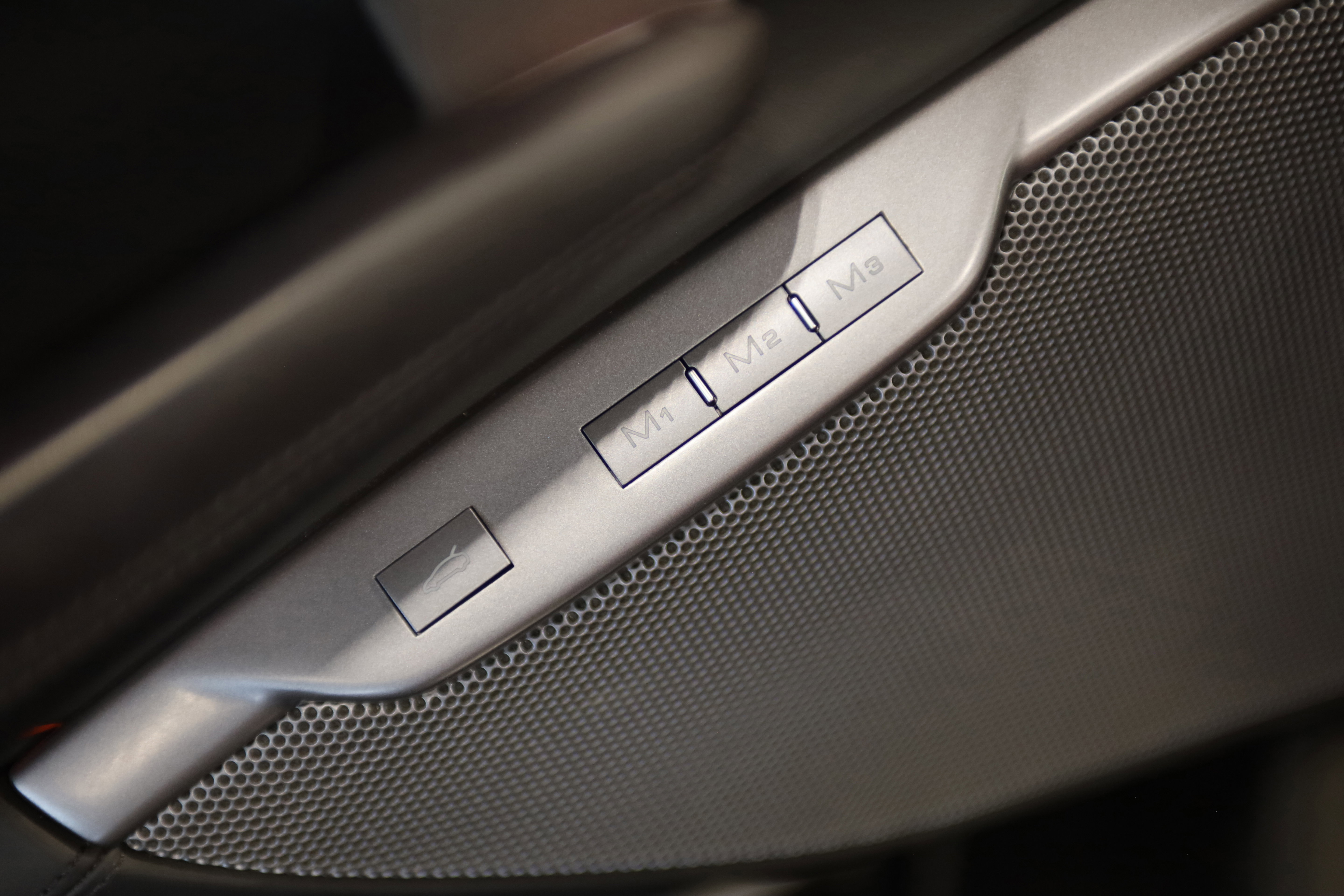 Used 2020 Ferrari Portofino RWD image 19