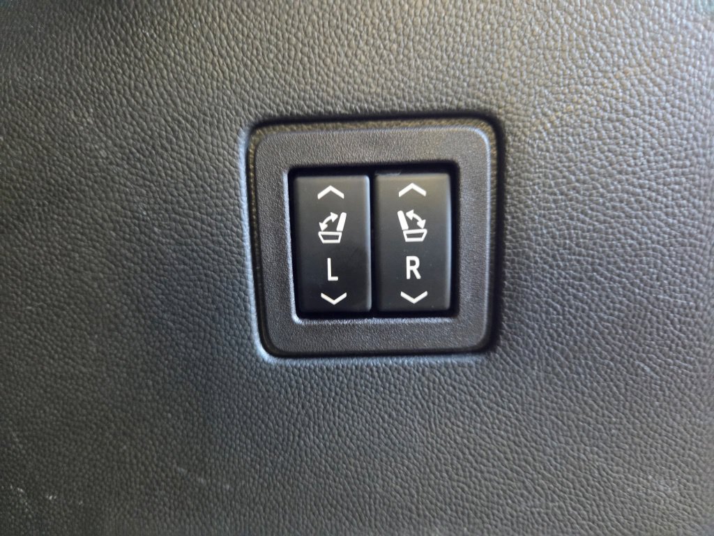 Used 2020 Chevrolet Traverse High Country w/ LPO, Floor Liner Package AWD/4WD image 14