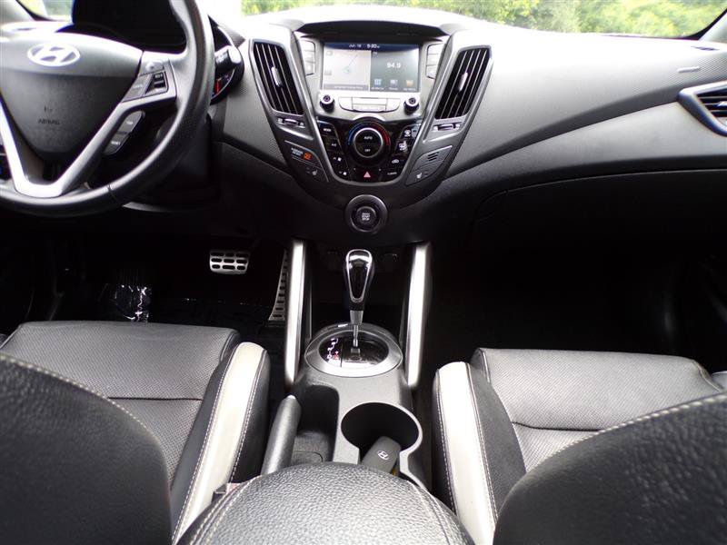 Used 2016 Hyundai Veloster Turbo w/ Option Group 04 FWD image 27