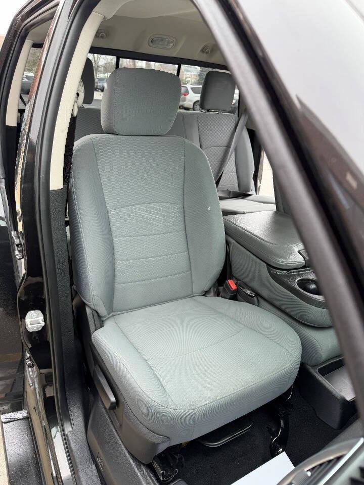 Used 2018 RAM 2500 SLT image 24