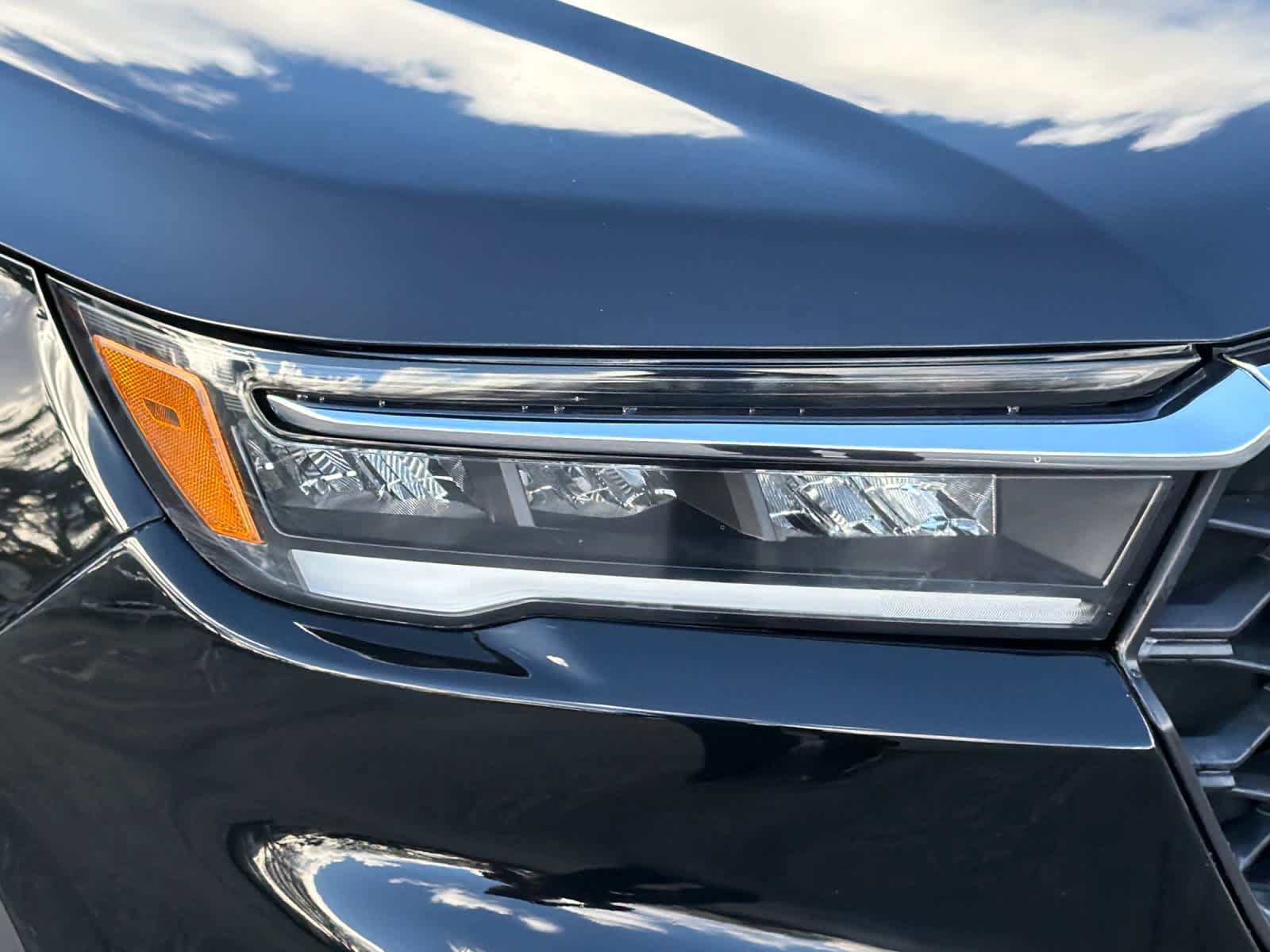 Used 2025 Honda Pilot EX-L image 28
