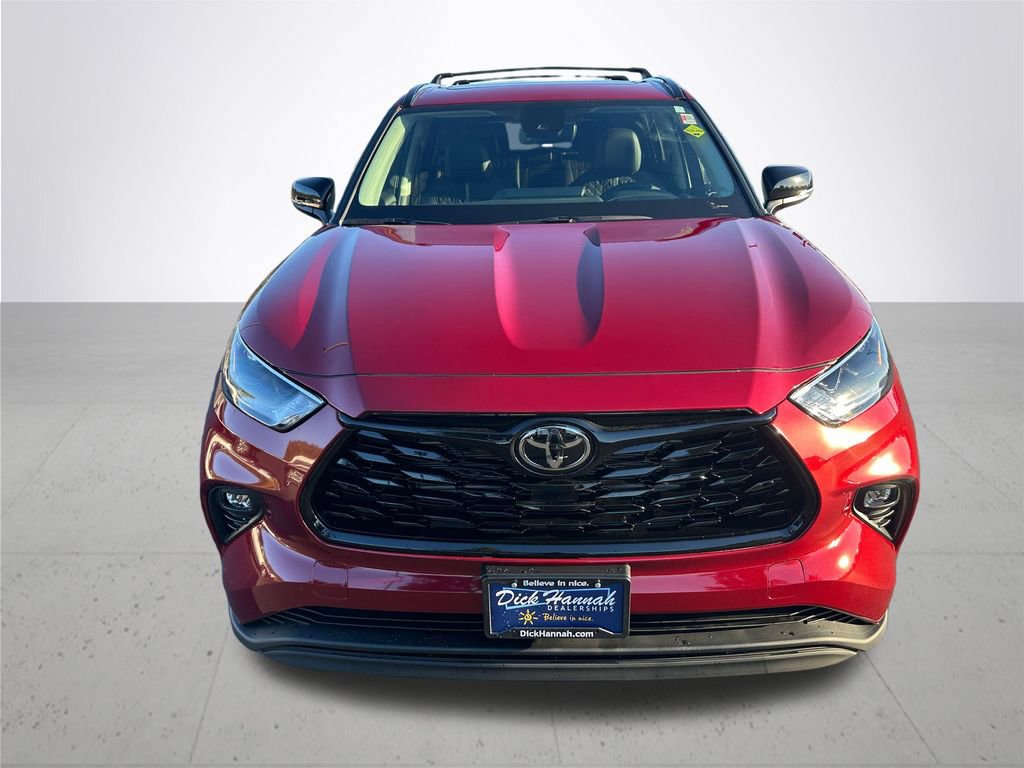 New 2025 Toyota Highlander XLE image 4