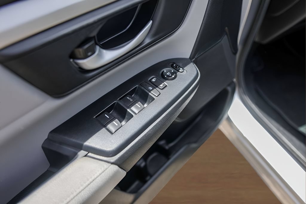 Used 2019 Honda CR-V LX image 19