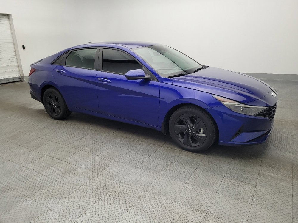 Used 2023 Hyundai Elantra SEL image 11