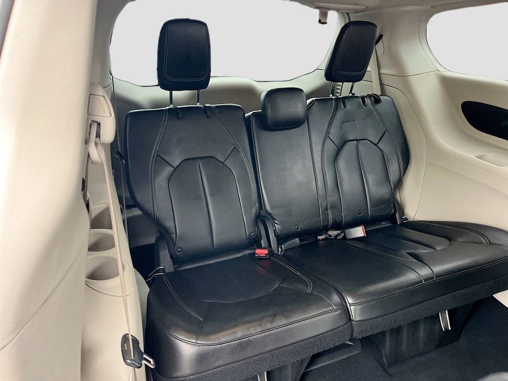 Certified 2020 Chrysler Voyager Lxi image 25