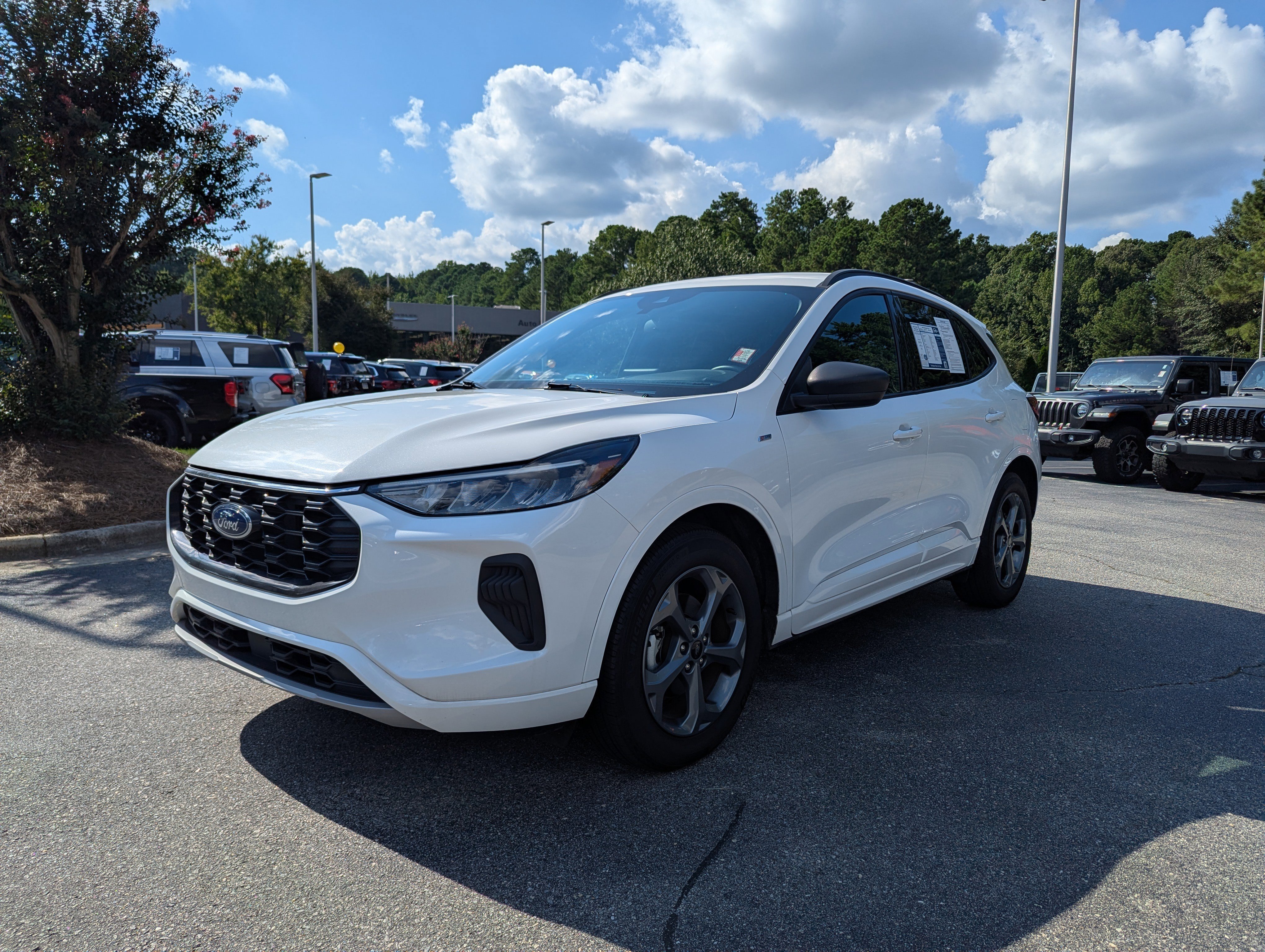 Used 2024 Ford Escape ST-Line image 1