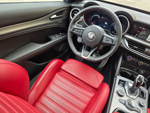 Used 2024 Alfa Romeo Stelvio Veloce AWD/4WD image 26