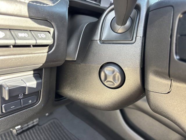 Used 2023 GMC Yukon Denali Ultimate image 32