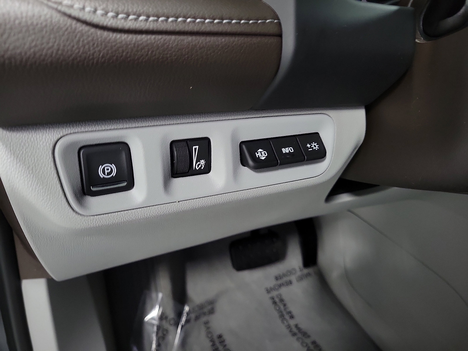 Used 2020 GMC Acadia SLT w/ Driver Alert Package II image 14