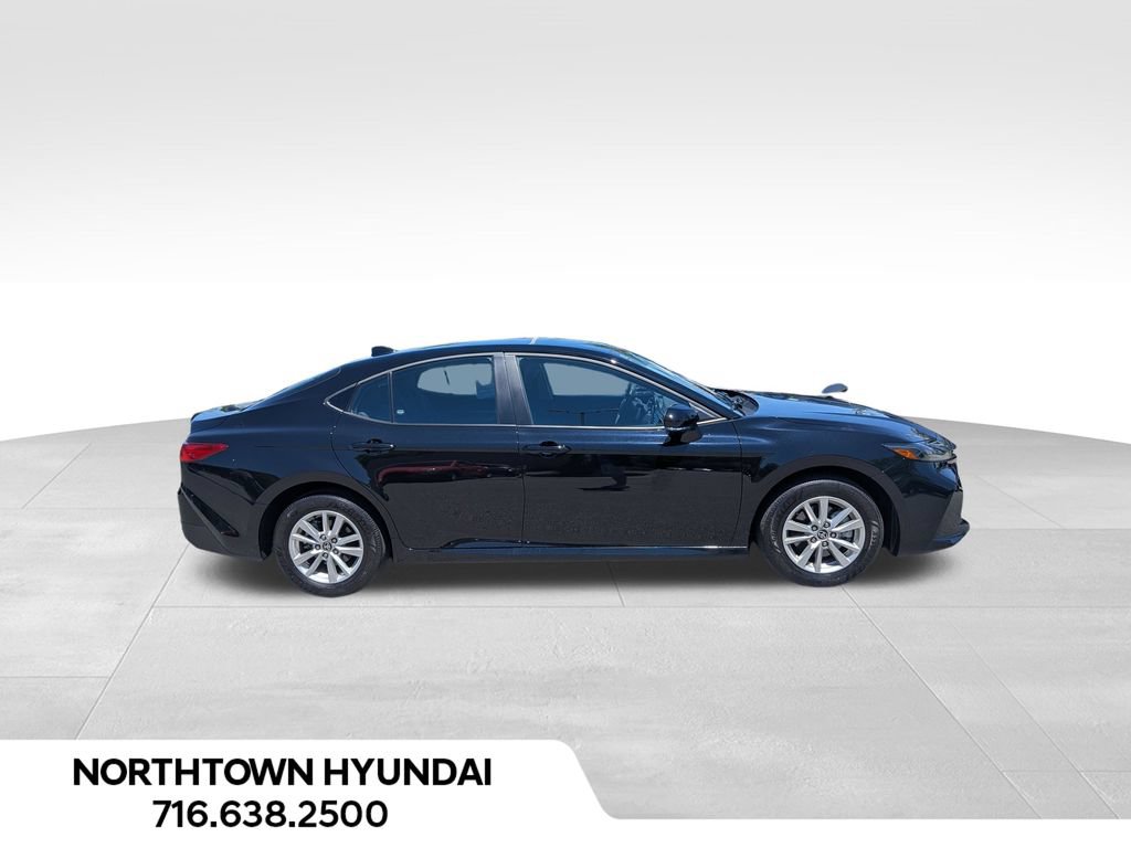 Used 2025 Toyota Camry LE AWD/4WD image 11