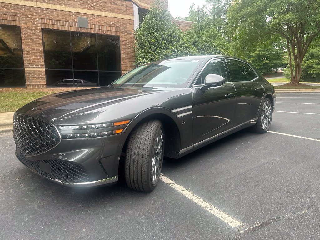 Used 2025 Genesis G90 3.5T AWD/4WD image 2