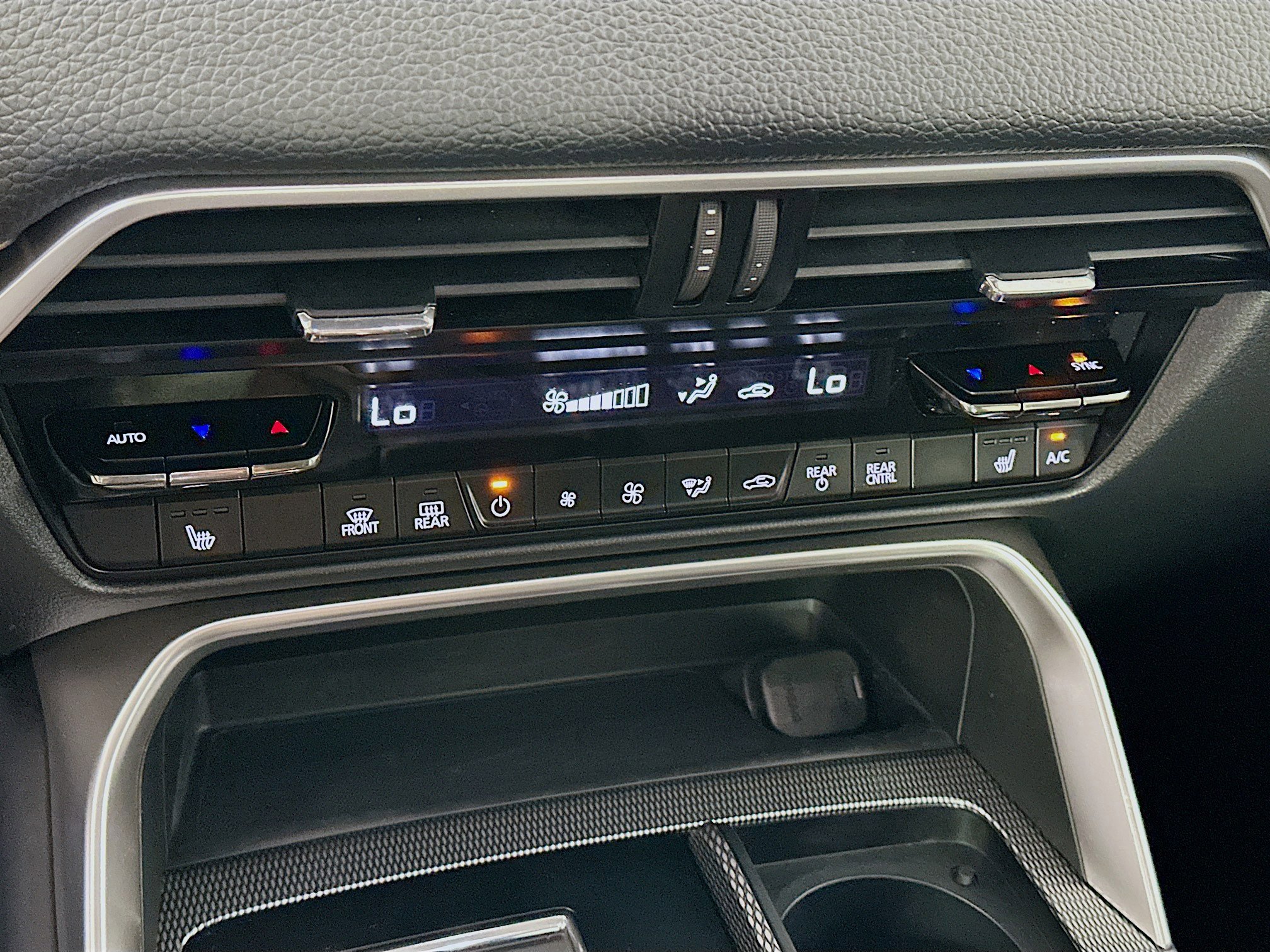 Used 2024 MAZDA CX-90 Plug-In Hybrid w/ Preferred image 24