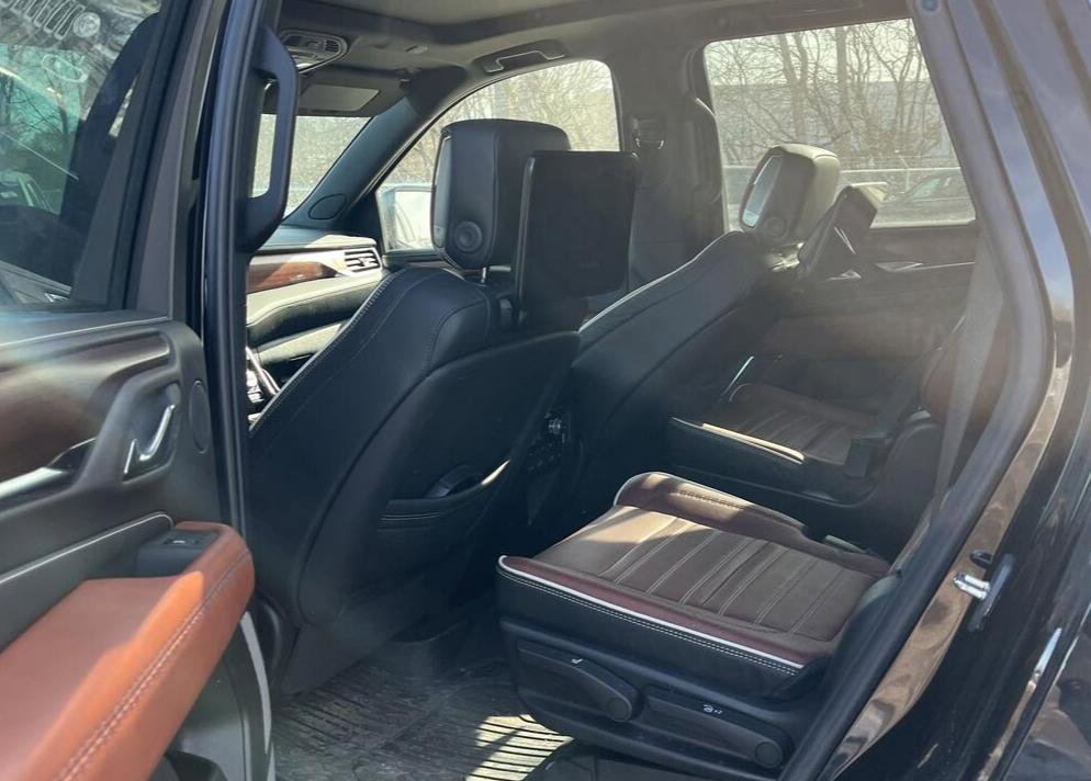 Used 2023 GMC Yukon Denali Ultimate image 8