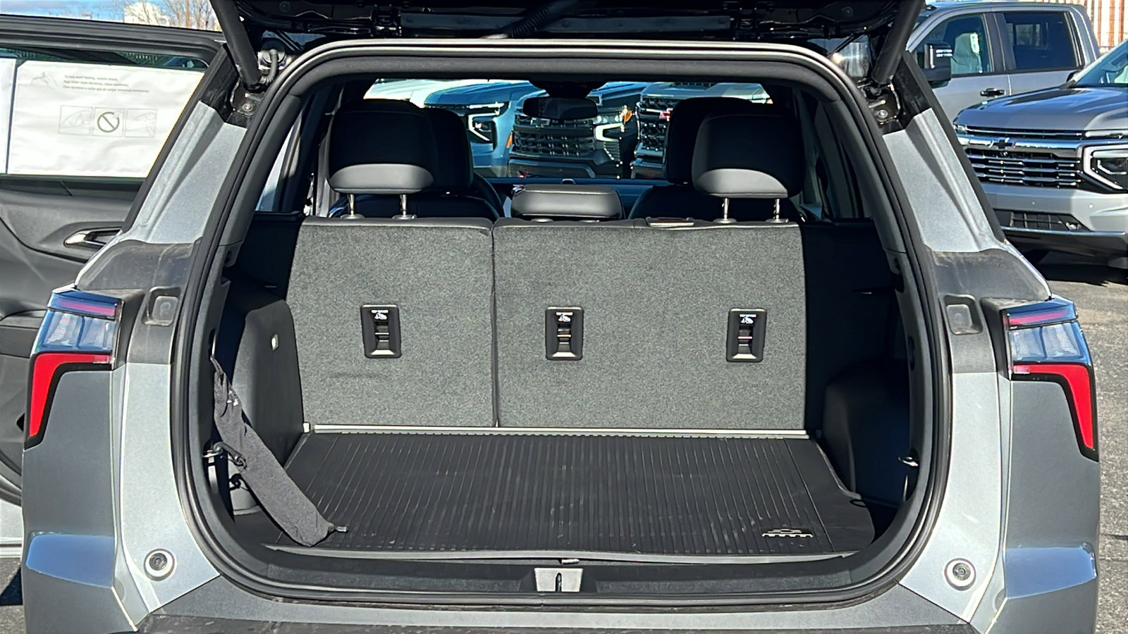 New 2026 Chevrolet Equinox LT w/ Convenience Package II image 11