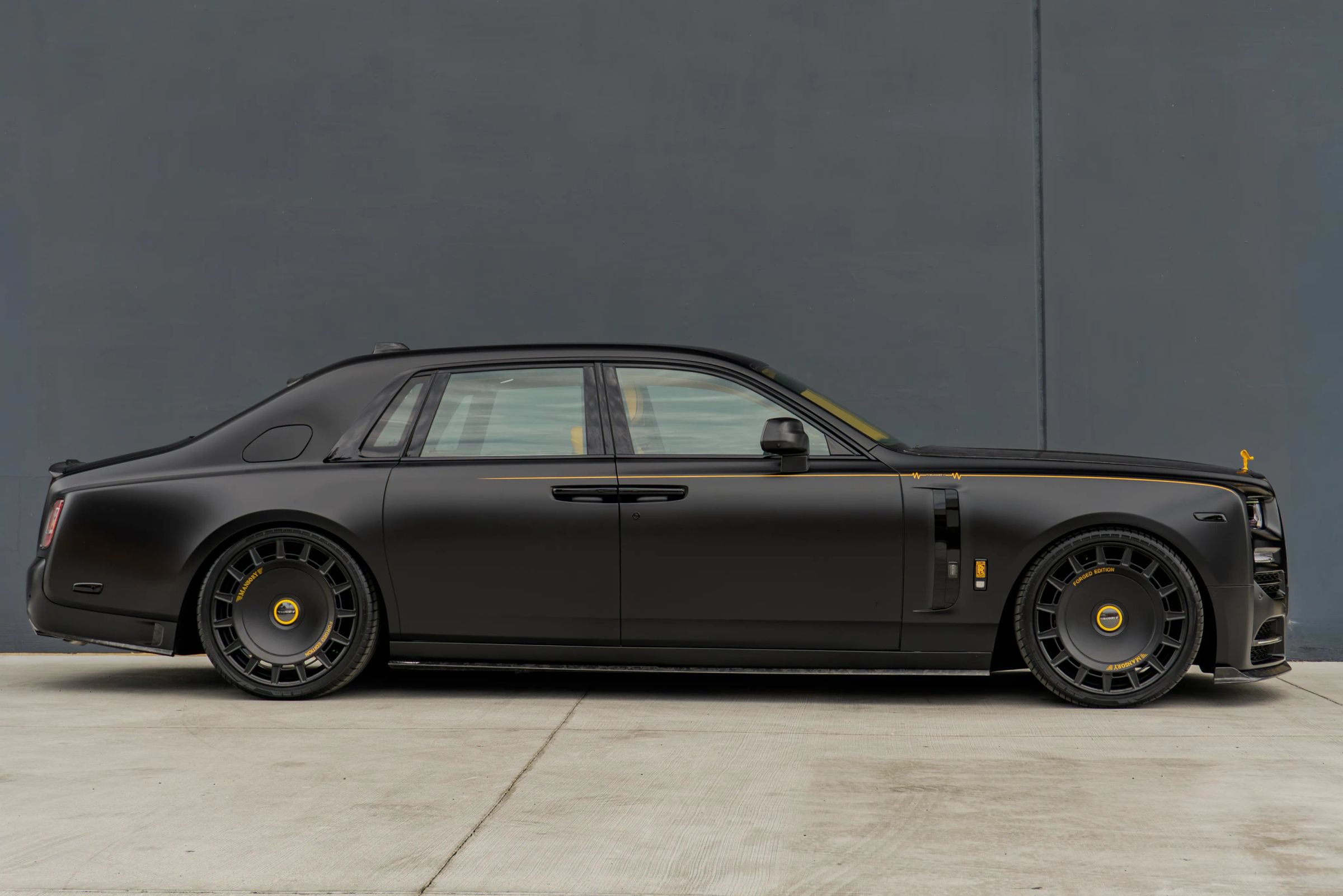 Used 2027 Rolls-Royce Phantom Sedan RWD image 9