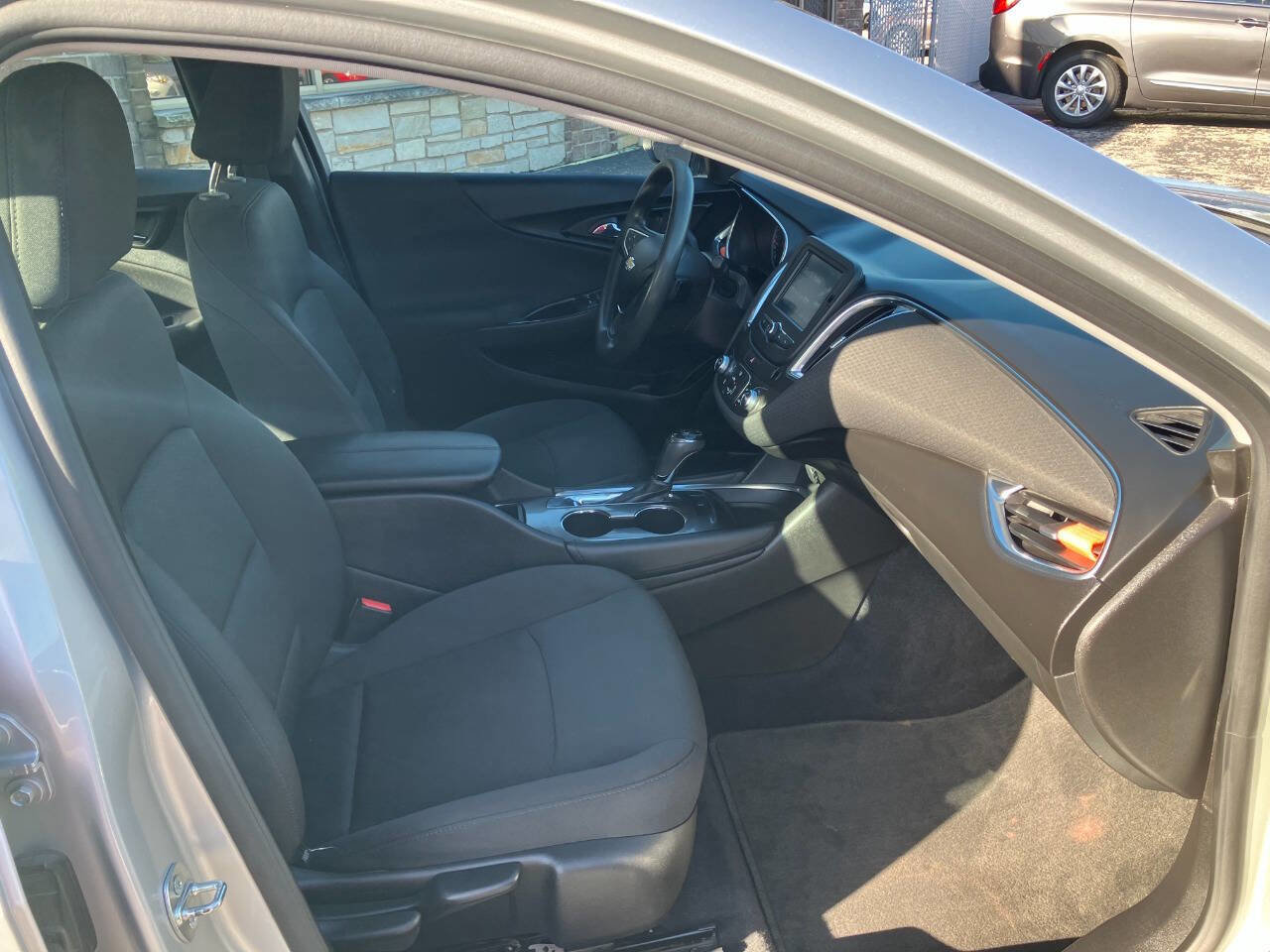 Used 2016 Chevrolet Malibu LT image 14