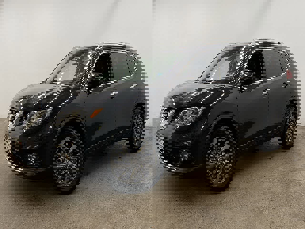 Used 2016 Nissan Rogue SL w/ SL Premium Package image 1