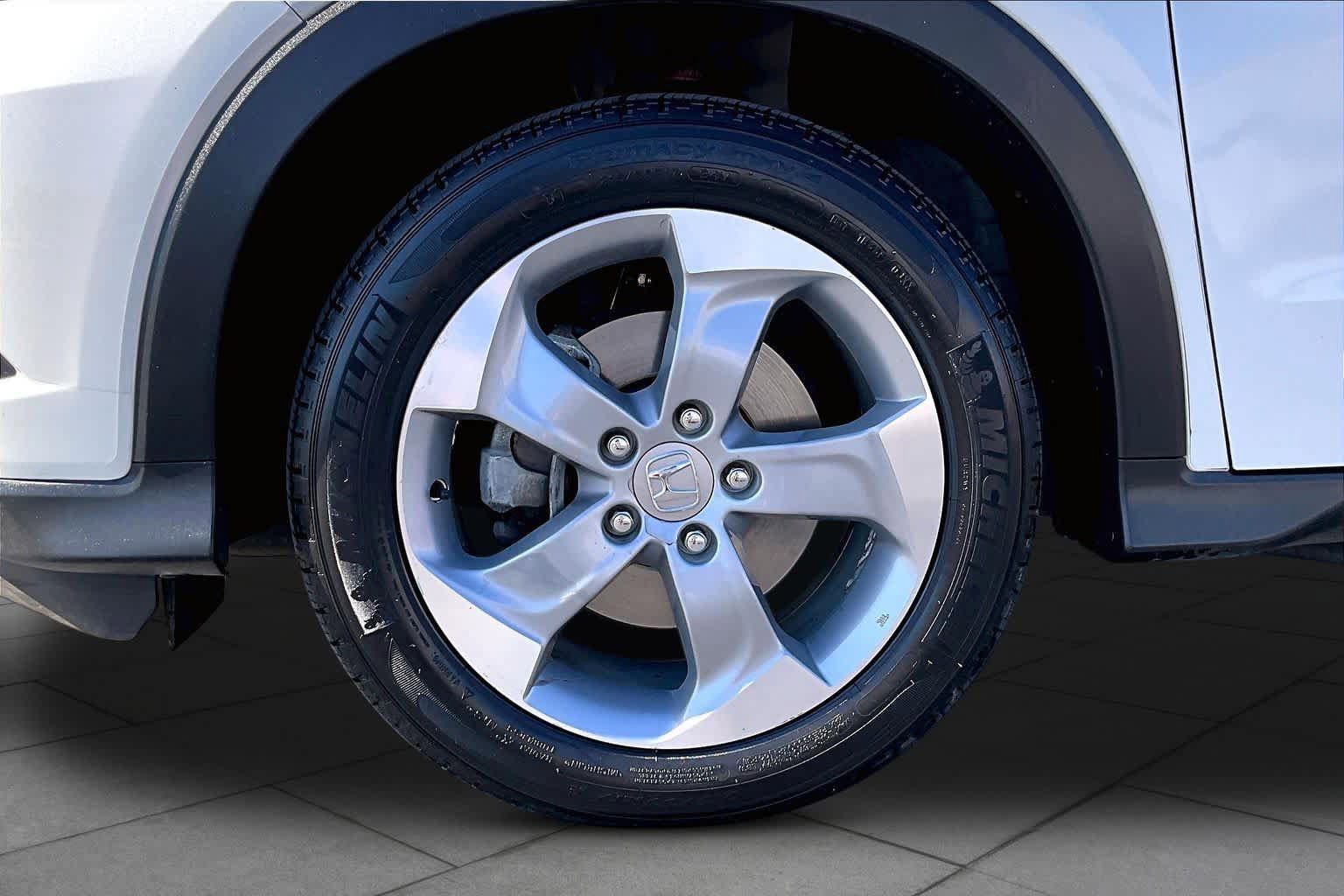 Used 2017 Honda HR-V LX image 10