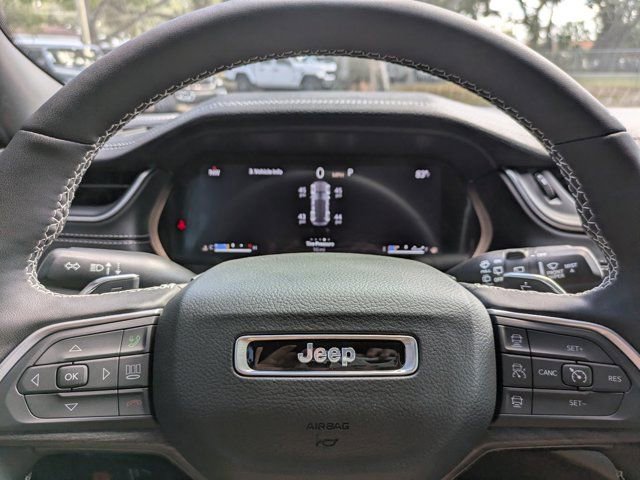 New 2025 Jeep Grand Cherokee Limited w/ Black Appearance Package image 31