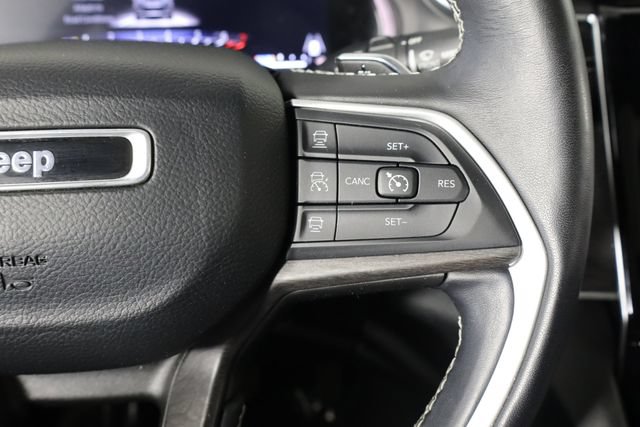 Used 2022 Jeep Grand Cherokee Limited AWD/4WD image 10
