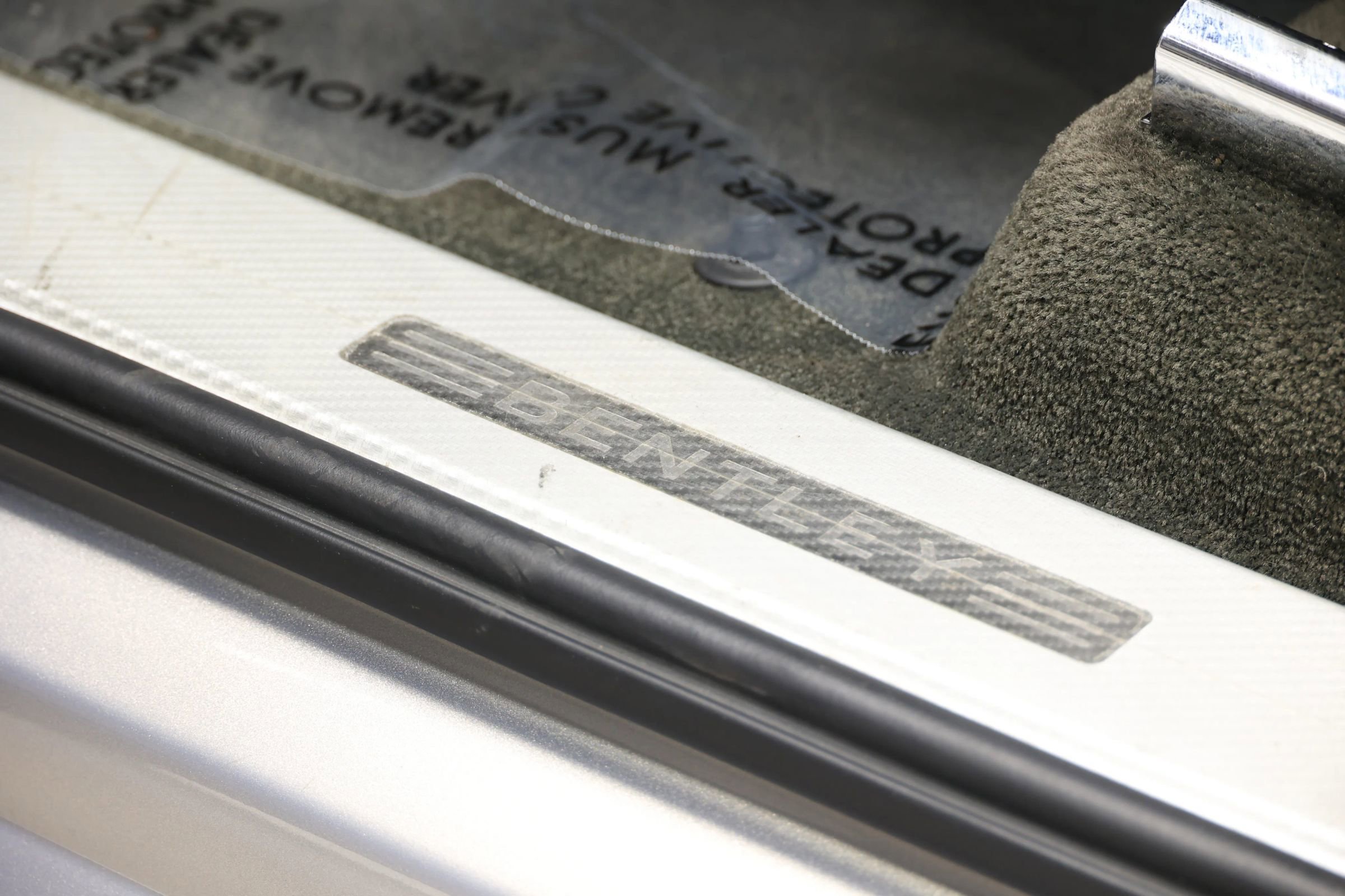 Used 2017 Bentley Bentayga image 16