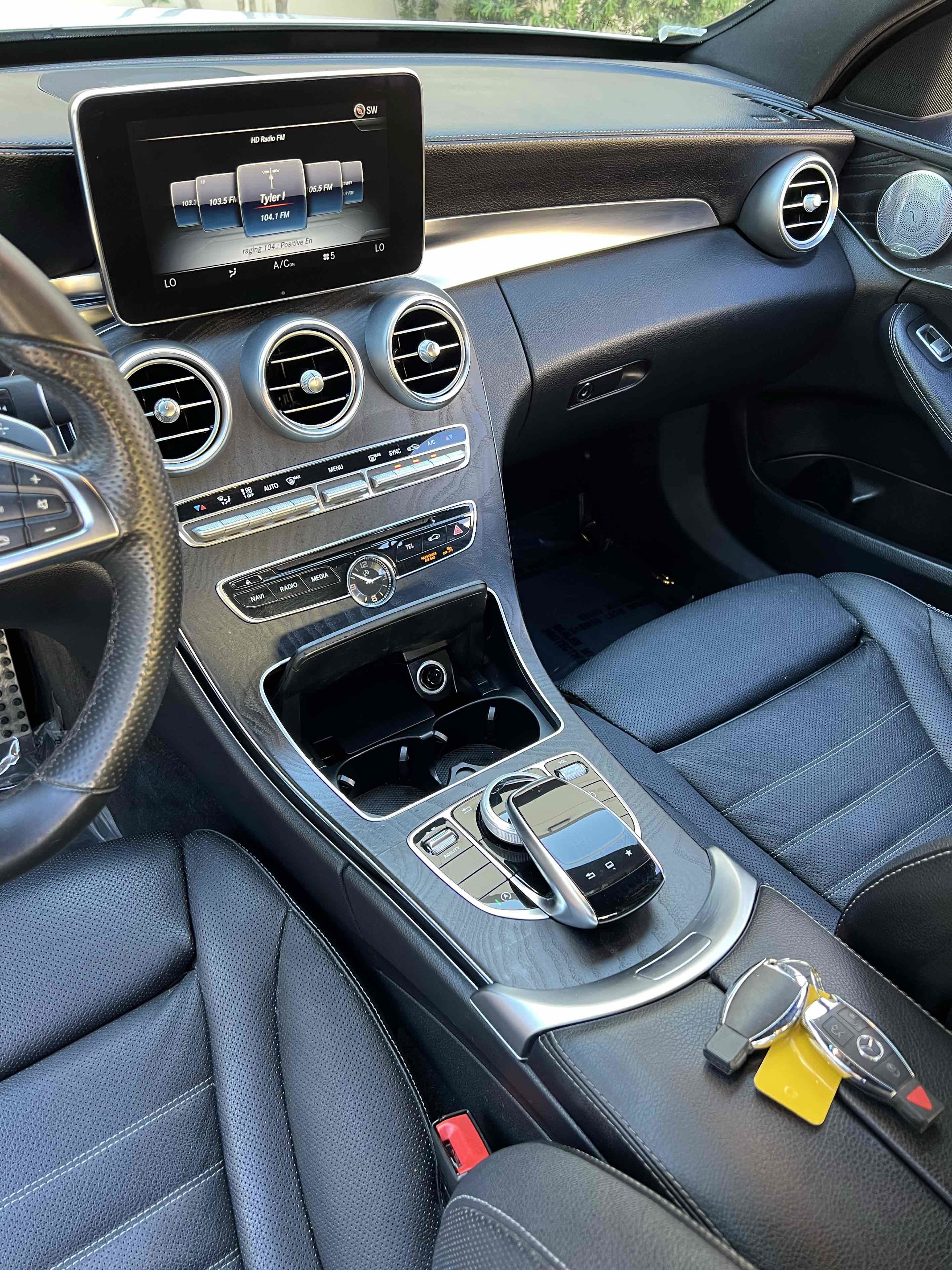 Used 2015 Mercedes-Benz C 300 Sport image 31