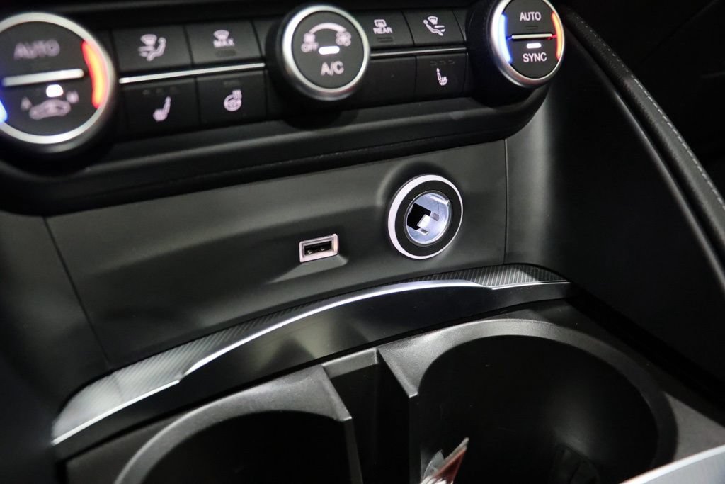 Used 2024 Alfa Romeo Stelvio Veloce AWD/4WD image 28