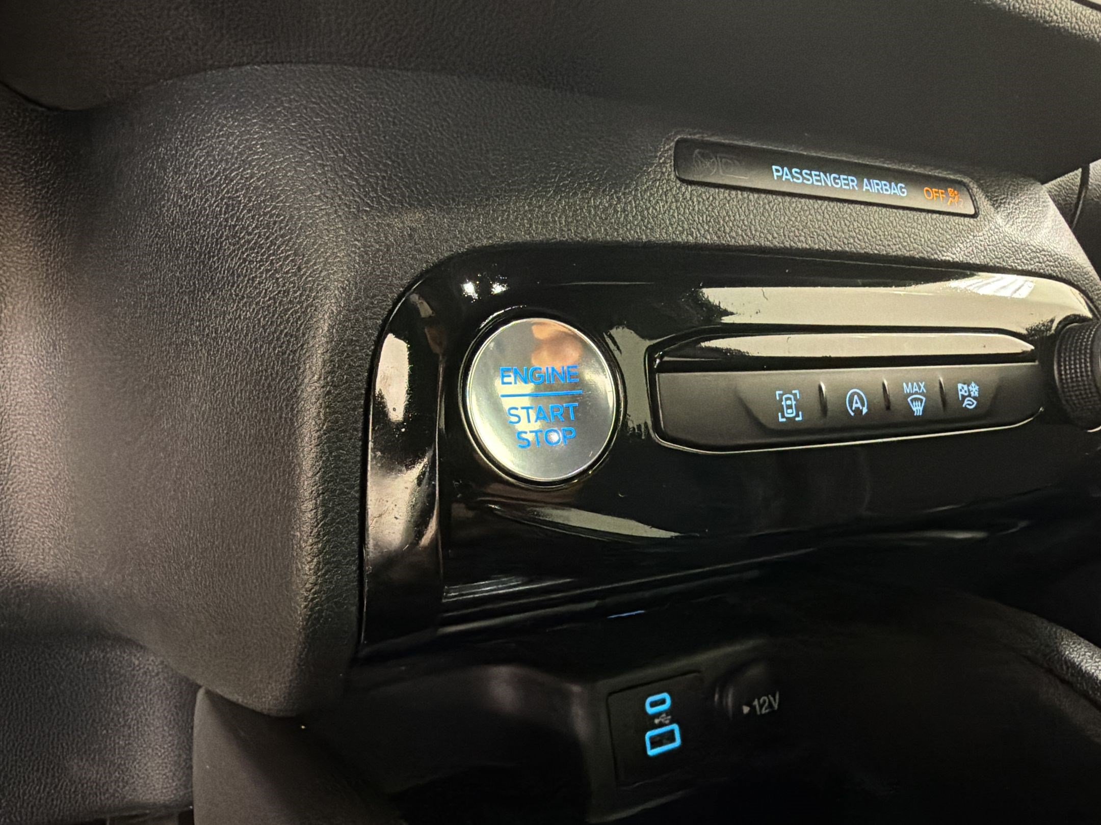 Certified 2023 Ford Escape ST-Line w/ Tech Pack #1 FWD image 17