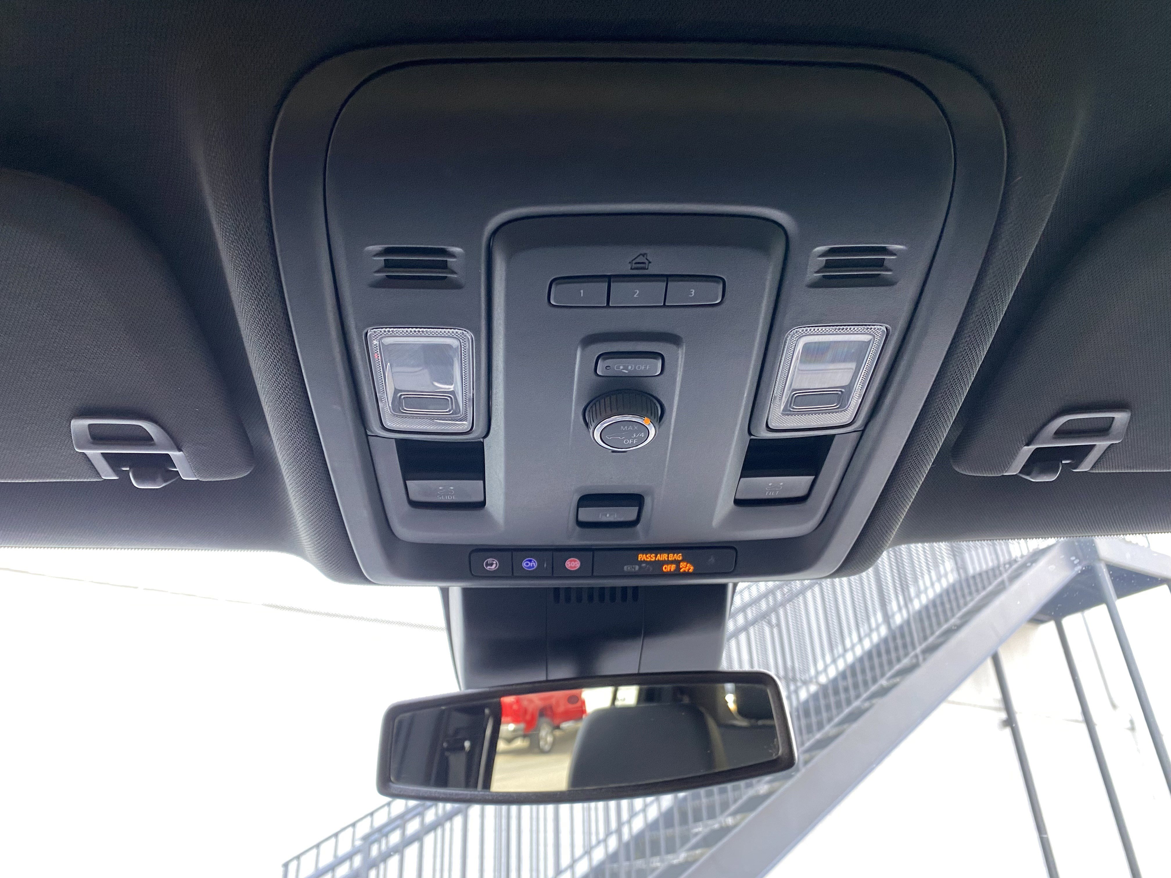 Used 2023 Chevrolet Suburban Z71 image 32