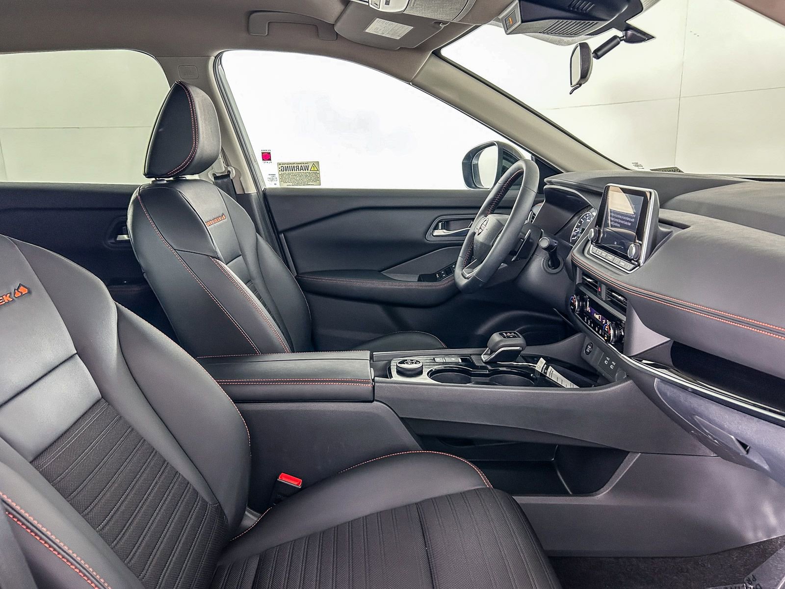 Certified 2025 Nissan Rogue SV image 13