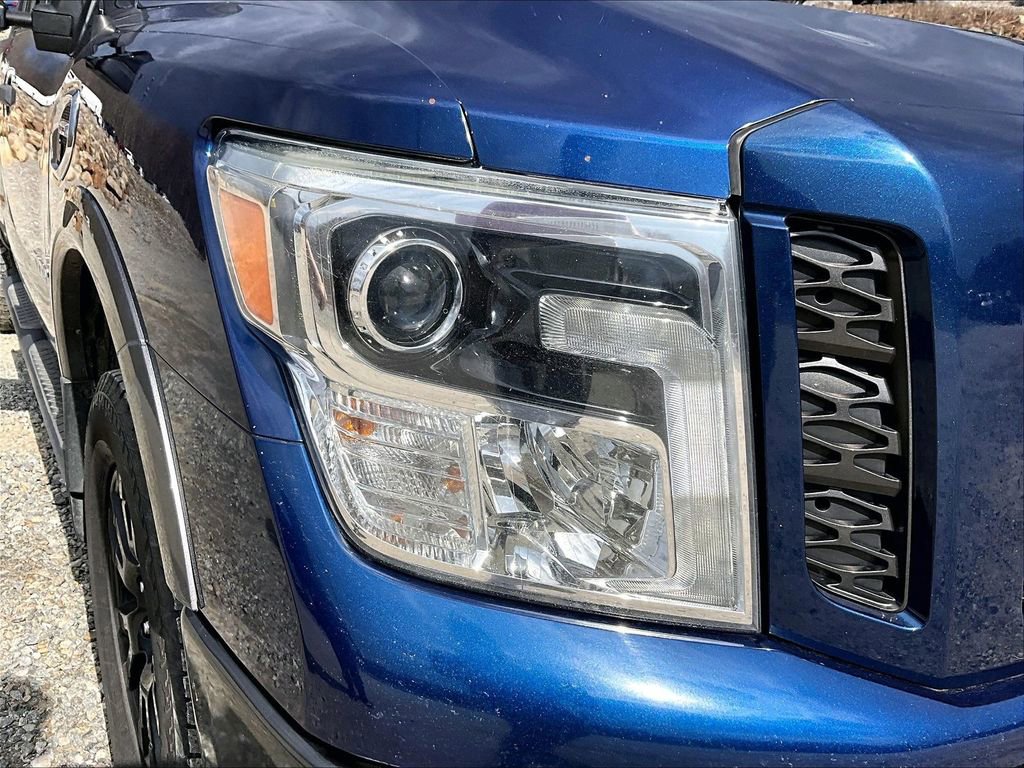 Used 2016 Nissan Titan PRO-4X w/ Pro-4x Convenience Package image 24